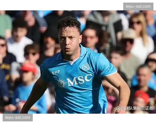 伤病速报：那不勒斯后卫拉赫马尼训练中受伤，预计伤停四周