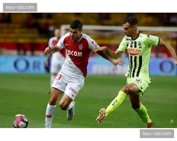 官方全场最佳：斯特拉斯堡门将高接低挡完成零封